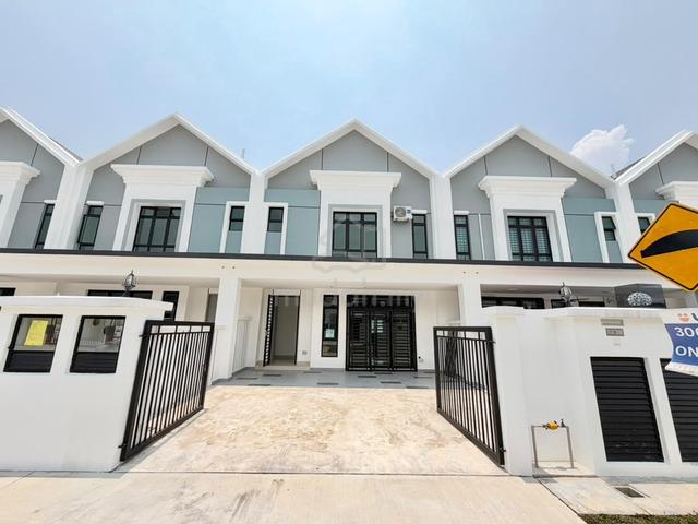 Double Storey 4BR House for Rent – Nasa City, JB 1