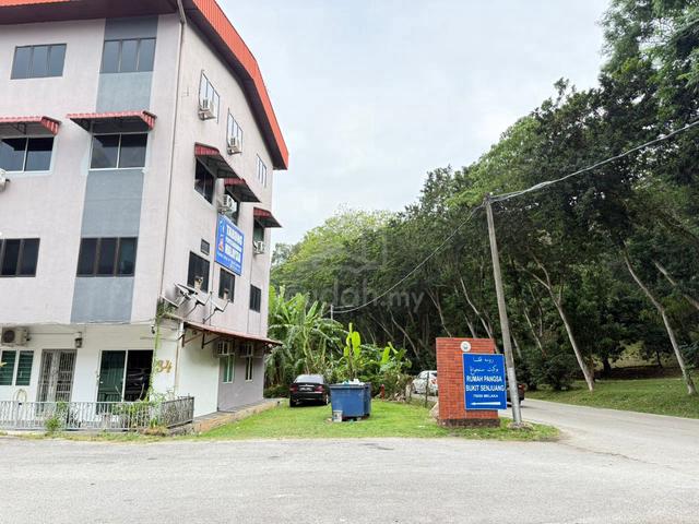 Rumah Pangsa Bukit Senjuang 1