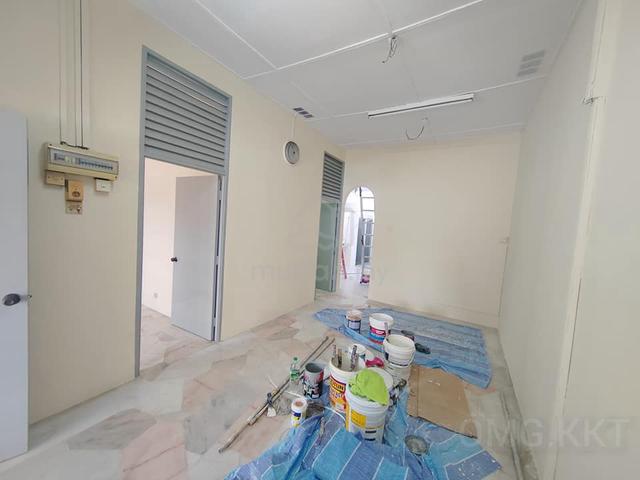 Klang Utama 1 Storey 20x60 Basic Unit Good Condition 1