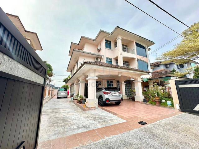 Ulu Tiram @Jalan Denai 3 storey Semi Detached House For Sales 1