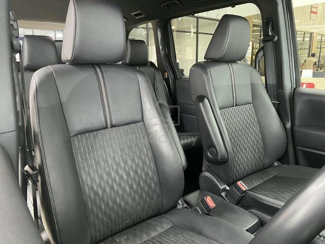 2022 Toyota Noah S-Z 1986 Cc Black - 5