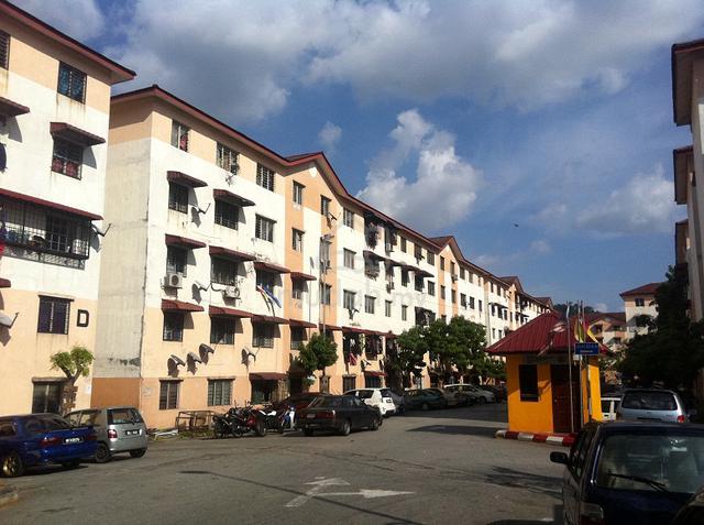 Apartment Idaman 1