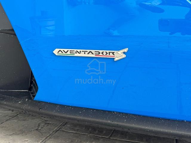 2017 Lamborghini Aventador S LP740-4 Carbon Pack - 3
