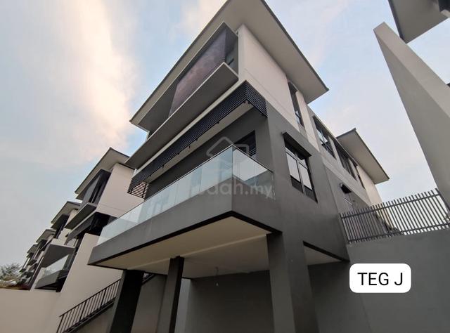 WTS ! Nice View, Lake View 2 storey Bungalow, Eco Ardence Setia Alam 1