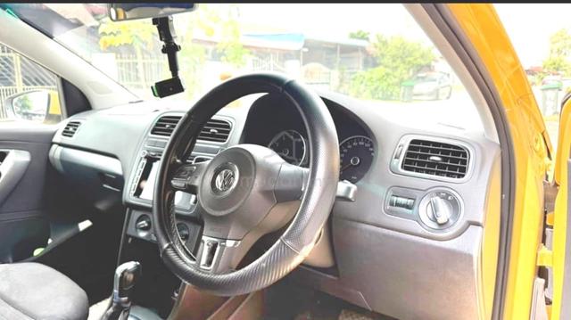 2010 Volkswagen POLO tsi 1.2 turbo & SOUND PACK) - 4