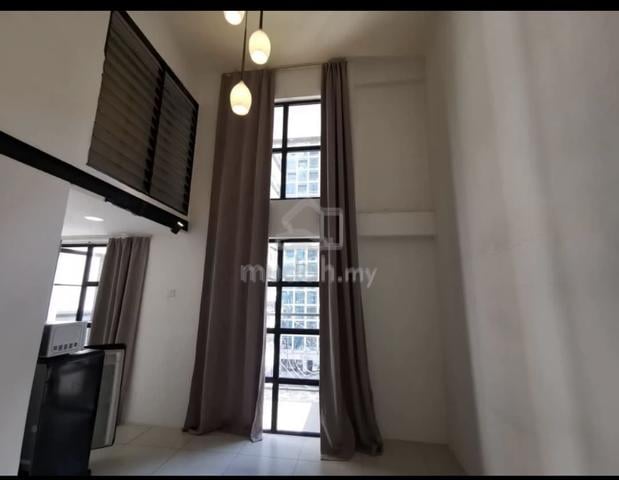 Empire City, Colonial Loft 1