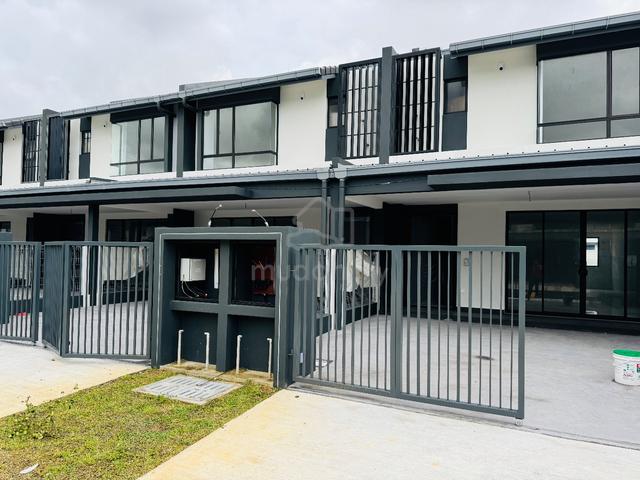 Brand NEW House, NADIRA 3, 22x75ft Land Area, Bandar Bukit Raja, Klang 1