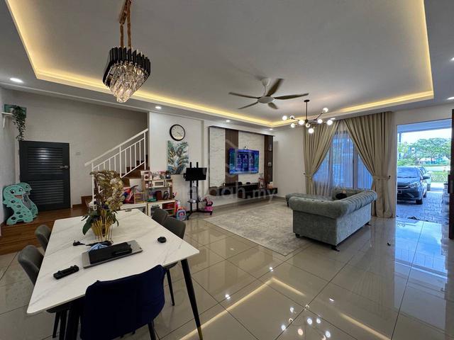 Ayden Townhouse Warisan Puteri 1