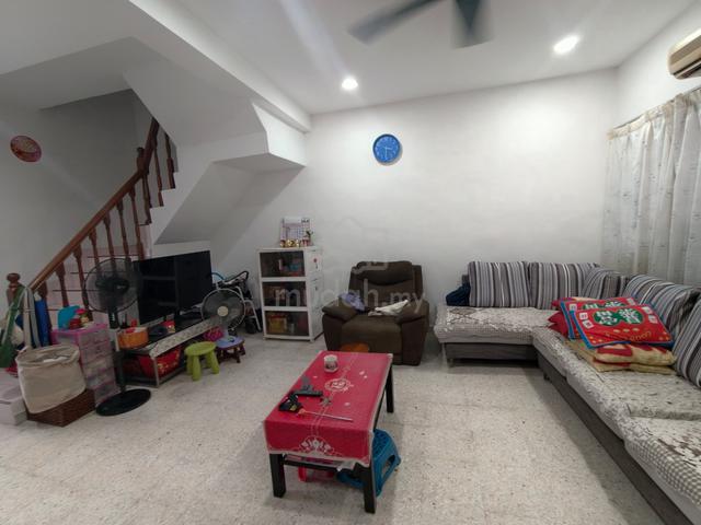 Taman Klang Utama, 2 sty hse partly furnished for Sale 1