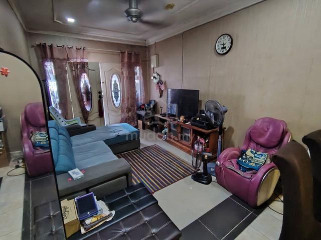 Renovated 1 Storey terrace Seksyen 2 Bangi near UKM (2.0km) 1