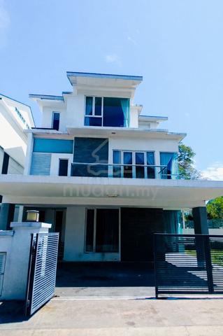Freehold Grand Bungalow 1