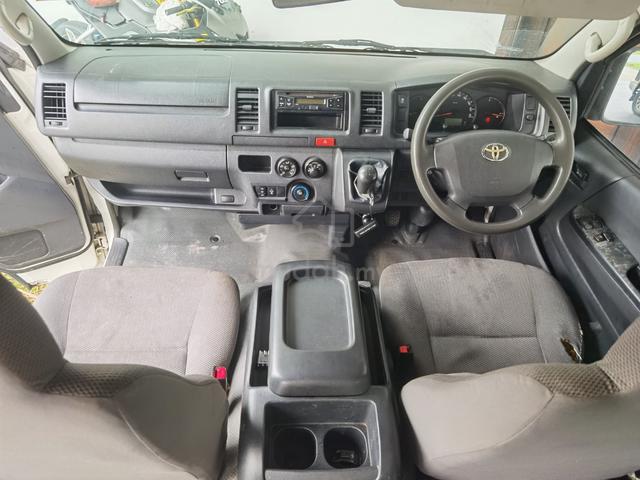 2016 Toyota HIACE 2.5 KDH200R ENHANCED (M) - 3