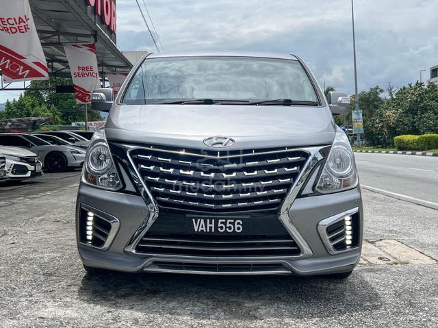 YR 2017 Hyundai GRAND STAREX 2.5 ROYALE PREMIUM - 2