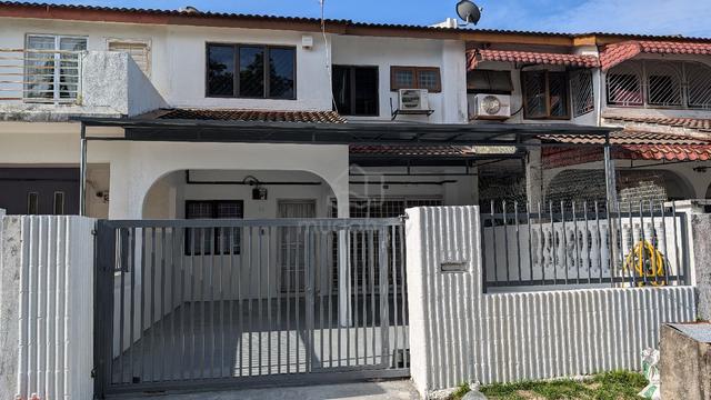 3 beds 2 baths House @ Taman Bukit Mewah 1