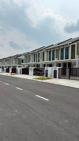 Bandar Uda Utama Areca Terrace House For Rent 1