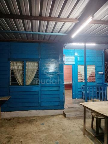 Rumah kampung setingkat 1