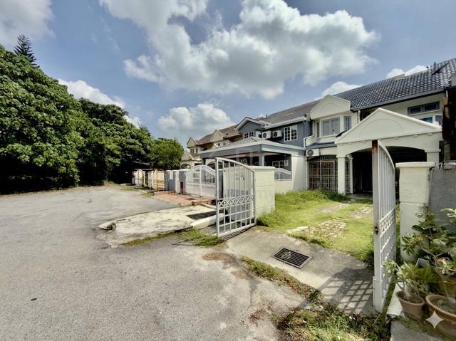 FACING OPEN Rumah Besar 2 Storey Terrace House Bandar Tun Hussein Onn 1
