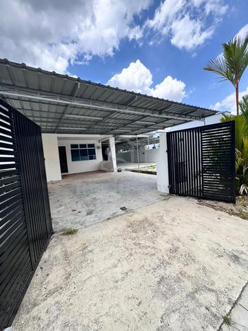 Bukit Indah Double Storey Coerner House 4Bed Partial Furnished 1
