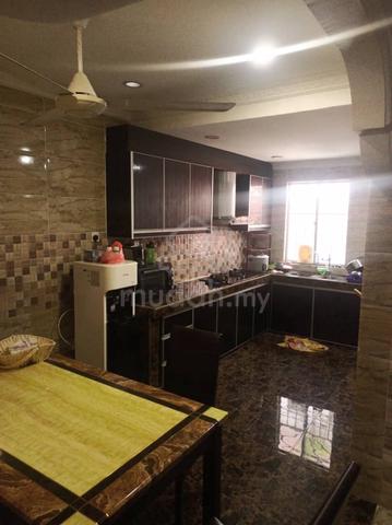 Taman Bukit Belimbing, Seri Kembangan 2 Storey Terrace House 1