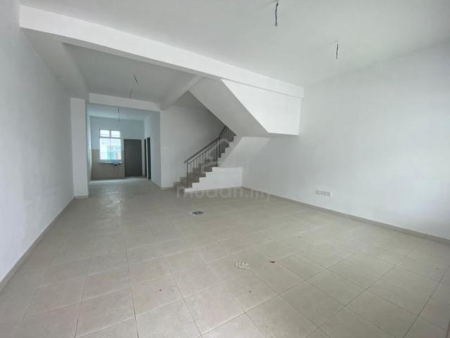[Below Market] 3 Sty Terrace ,Taman Scientex , Kundang Jaya ,Rawang 1
