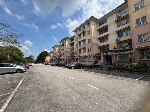 saujana apartment 1