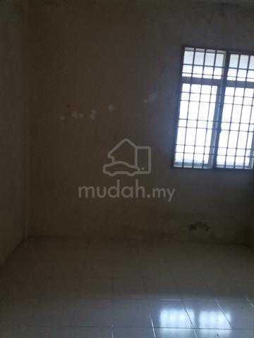 1.5 storey townhouse 1