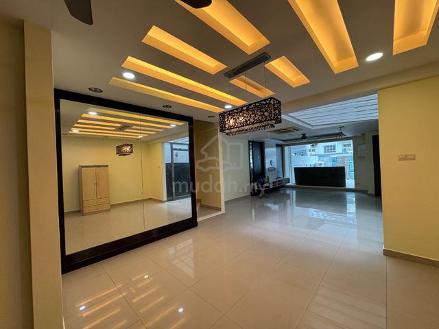 Affordable 2.5 Storey Terrace House For Sale at Seri Kembangan, Sel. 1
