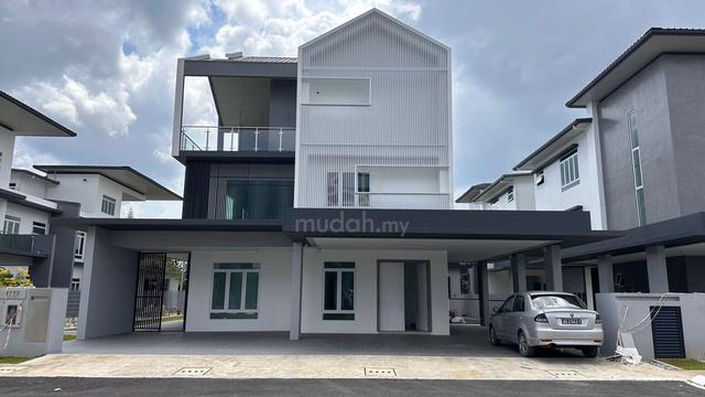LA PROMENADE 3 STOREY SEMI DETACHED FOR SALE At KOTA SAMARAHAN 1
