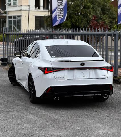 2021 Lexus IS300 Mode Black Mark Levinson Full - 4