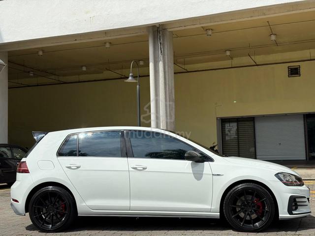 2017 Volkswagen GOLF 2.0 GTi (A)MK7.5 B/KIT F/LON - 4