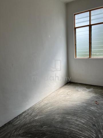 Rumah untuk dijual area parit raja 3