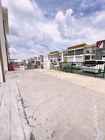 2.5 storey factory Warehouse at Eco park Ayer keroh for rent 1
