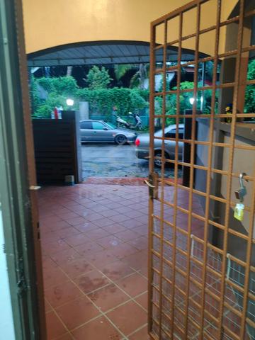 Rumah Teres 1 Tingkat Tmn Kemuning 1