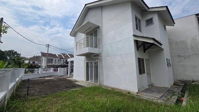 Corner Lot | Double Storey | Alam Suria 1
