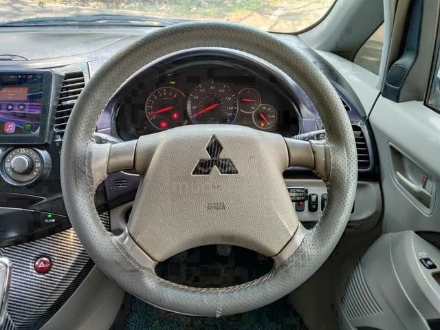 2005 Mitsubishi Grandis 2.4 (M) MIVEC Sport - 5