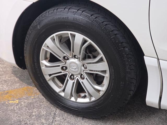Hyundai GRAND STAREX 2.5 ROYALE 12 Seater MPV - 5