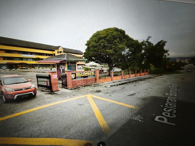 Near SMK Pinji School / Ipoh Airport 1