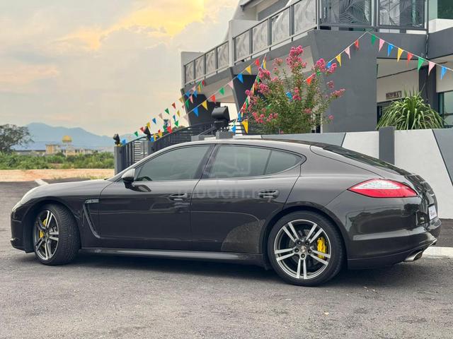 2011 Porsche PANAMERA 3.6 4 970 (A) - 3