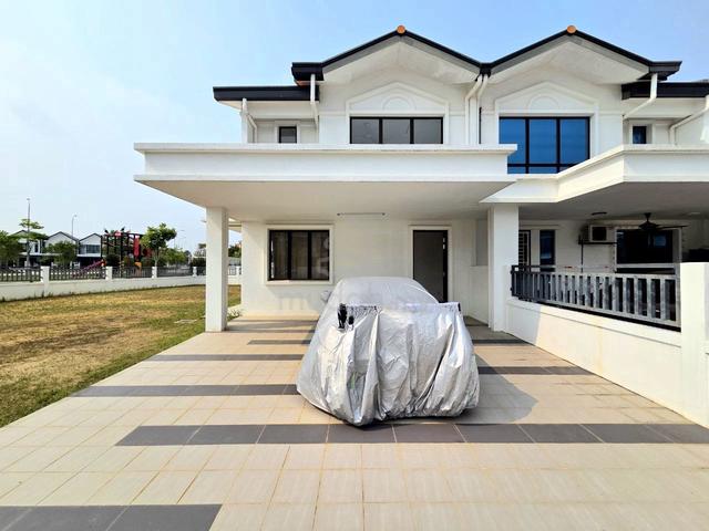 BRAND NEW! CORNER LOT 2 Storey Kasih Residence Setia Alam Sari, Bangi 1