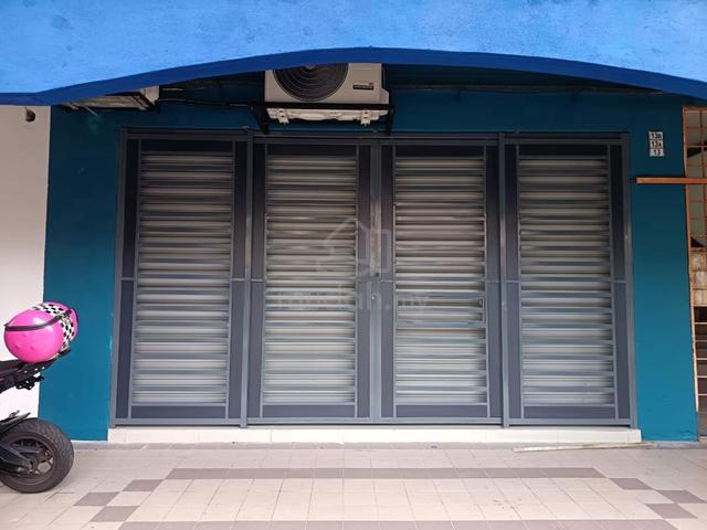 Bandar Tasik Kesuma, Semenyih Ground floor shop office, 20 x 75 1