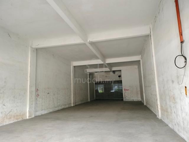Sham alam , bukit kemuning warehouse for rent , 24 hours security 1