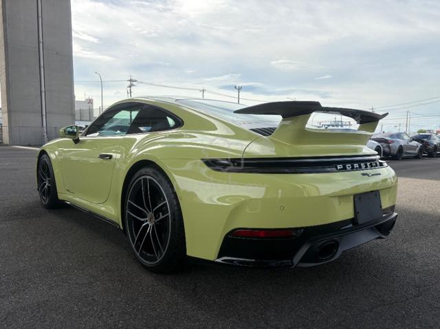 2024 Porsche 911 Carrera 3.0 - 2