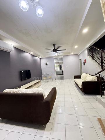 Well maintained 2 Storey house at near permas, 5mins to EDL 1