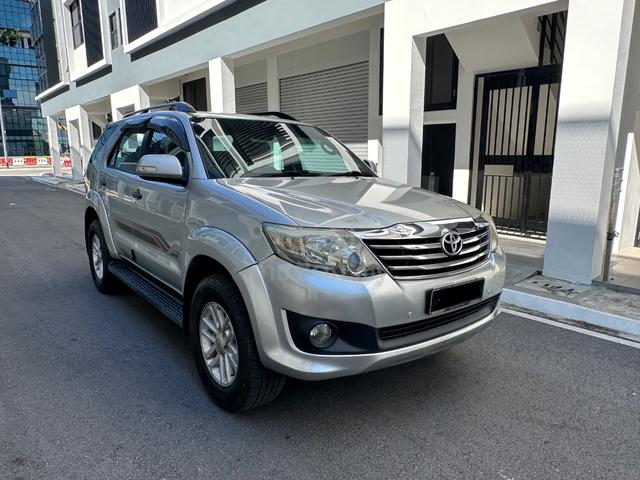 2012 Toyota FORTUNER DIESEL 2.5 G VNT FACELIFT (A) - 1