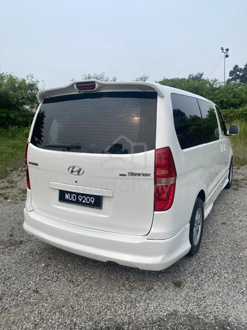 2010 Hyundai GRAND STAREX 2.5 ROYALE (A) - 2