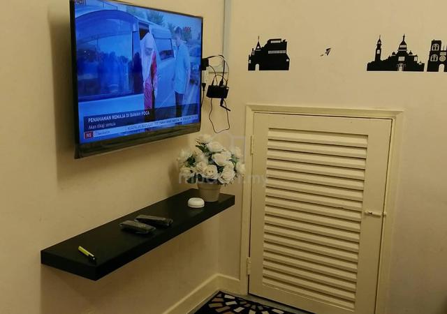 TERRACE HOUSE (USJ 6) - near to LRT & Taipan  1