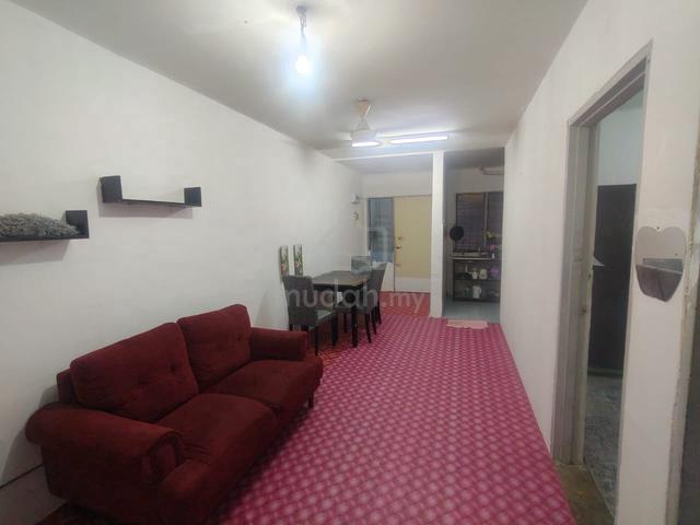 Room For Rent - Middle Room Block E Pangsapuri Seri Nilam 1