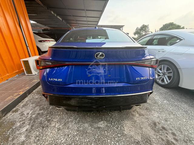 2022 Lexus IS300 2.0 F-SPORT RARE BLUE LOW MILAGE - 5