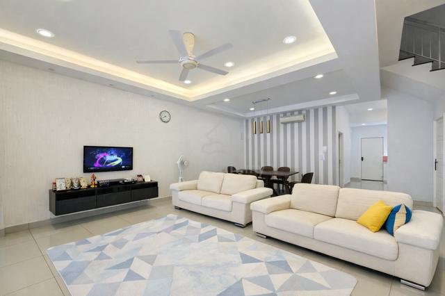 Renovated 2 sty house near by Kota Kemuning 22 x 78 1
