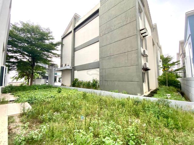 SPACIOUS 3 Storey Bungalow Milano Kemuning, Section 25, Shah Alam 4